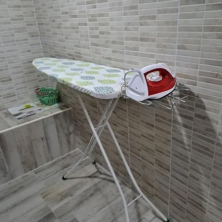 Mirko 아파트 로비니